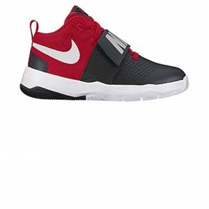 Boys Nike Team Hustle D 8 youth sneaker red, black and white size 2Y mid top